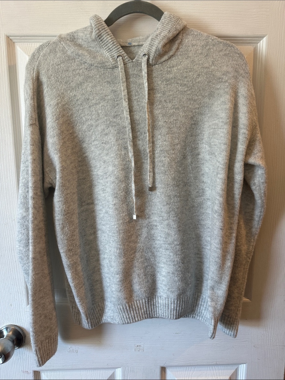 Womenโs Hooded Knit Sweater - Light Gray